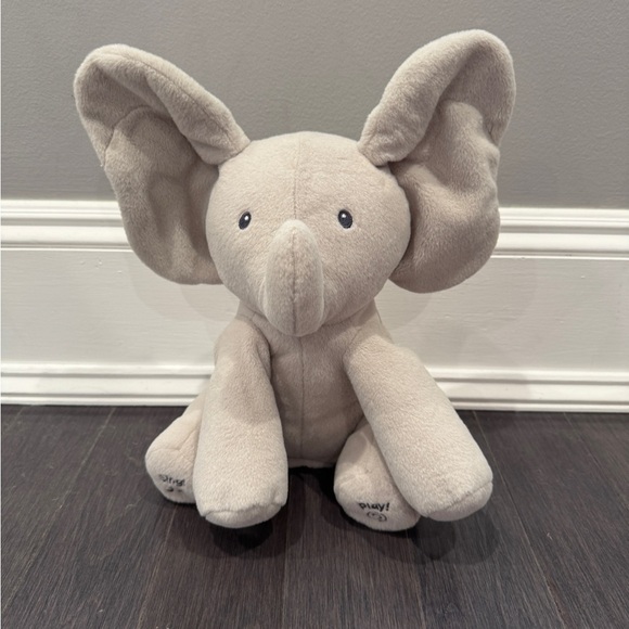 NWOT Gund Baby Toddler Flappy the Elephant Gray Plush Elephant Toy Sings Peekabo - Picture 1 of 7